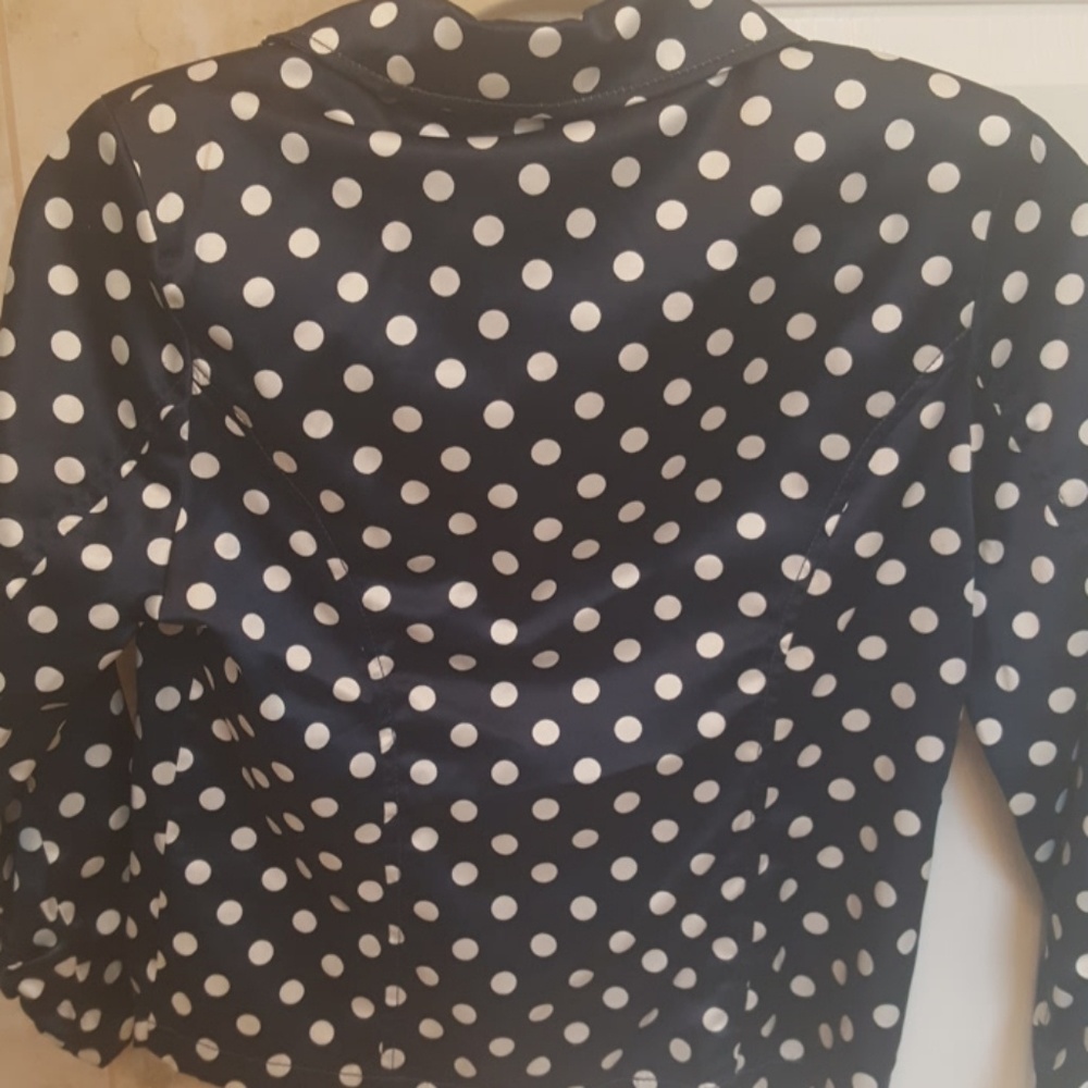Blazer - Picture 4 of 4